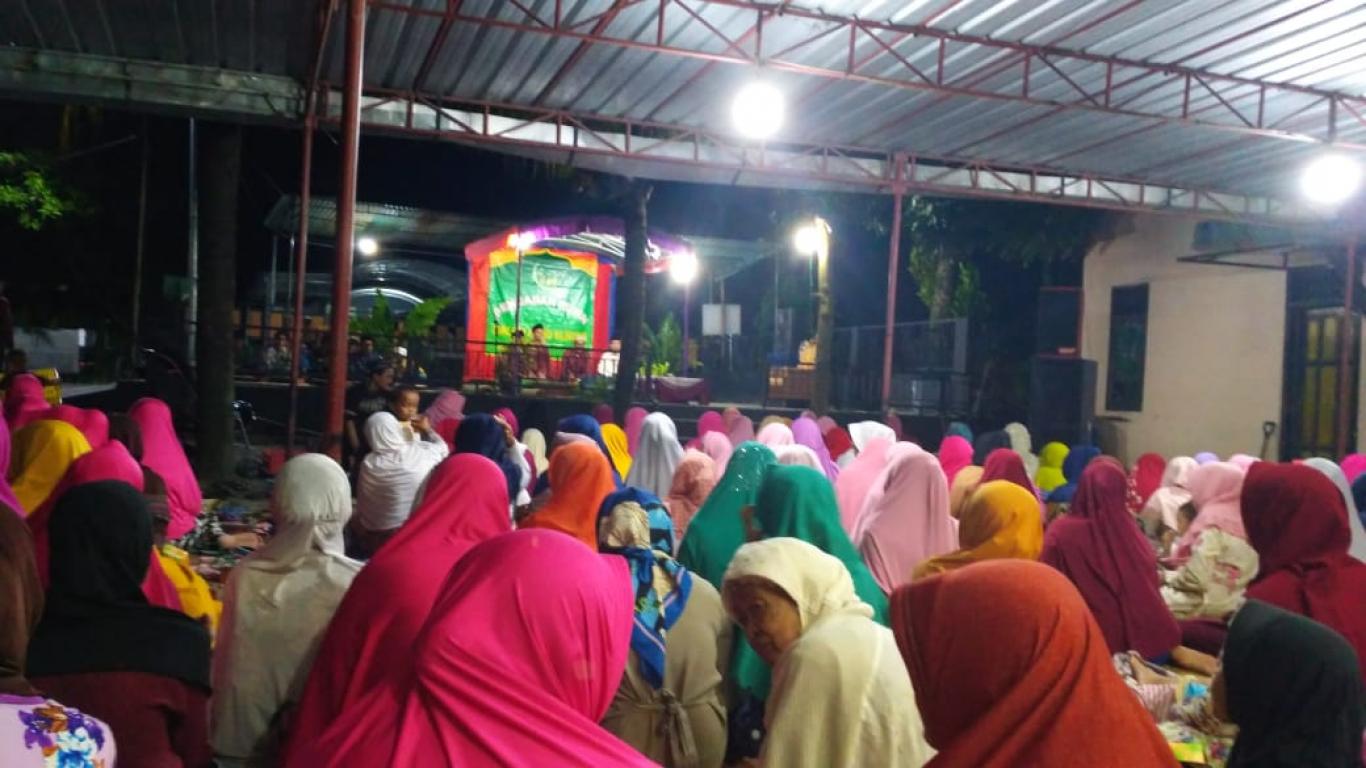 Pengajian Minggu Kliwonan di Masjid Baitussalam Kedaton Wetan