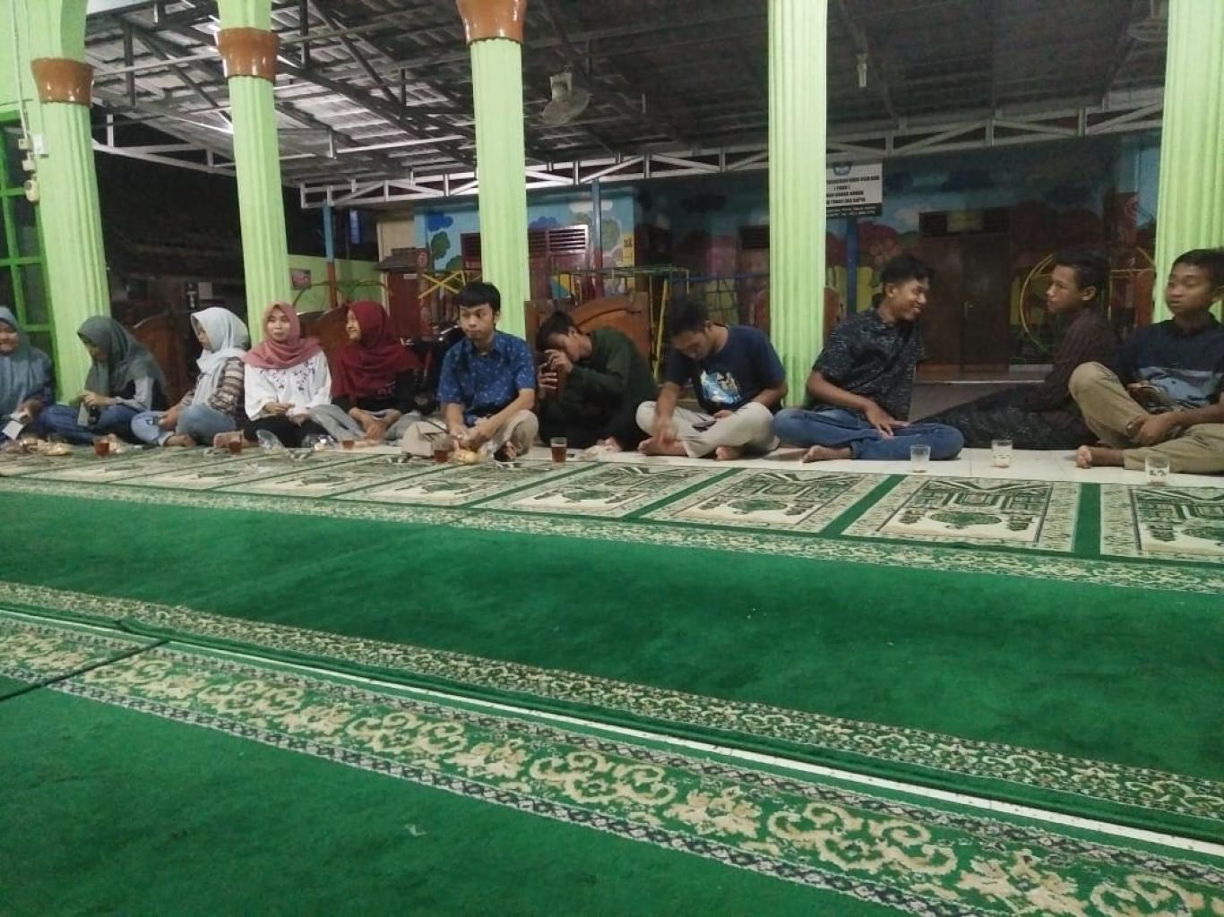 Tadarus Bersama Remaja Masjid Baiturahman Trayeman