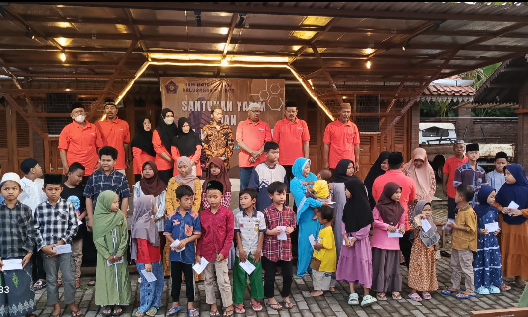 BKM Maju Makmur Pleret Berikan Santunan Anak Yatim di Gerbang Pleret